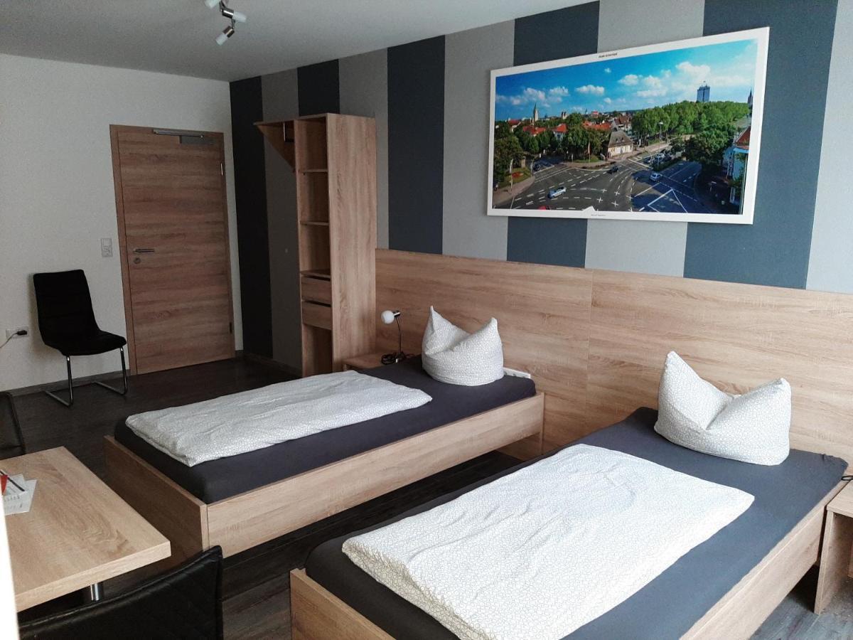 Haus Roseneck-Pension Am Stadtrand Borchen エクステリア 写真