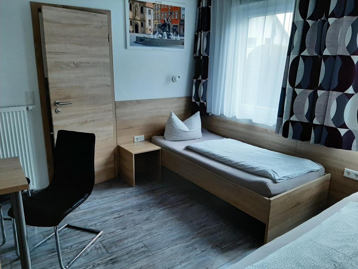 Haus Roseneck-Pension Am Stadtrand Borchen エクステリア 写真